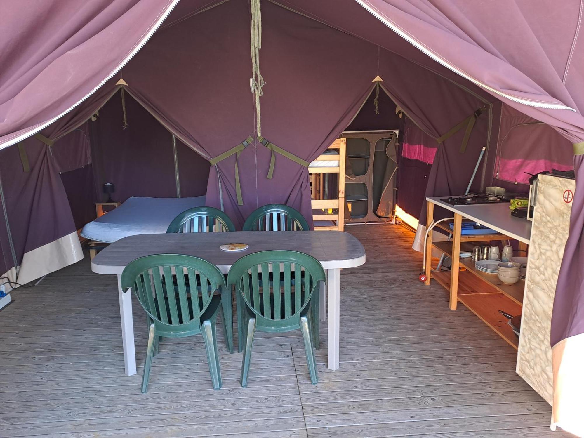 Camping Le Bois Jahan Brunelles Exteriör bild